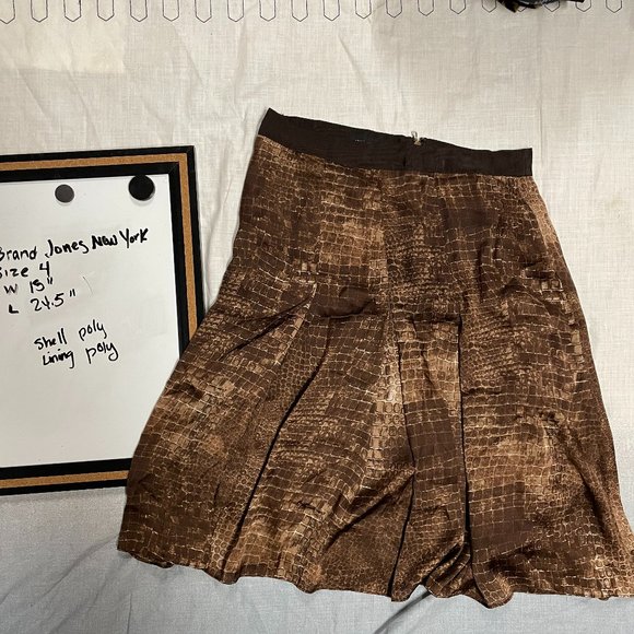 Jones New York Dresses & Skirts - Jones New York Snake or alligator print skirt